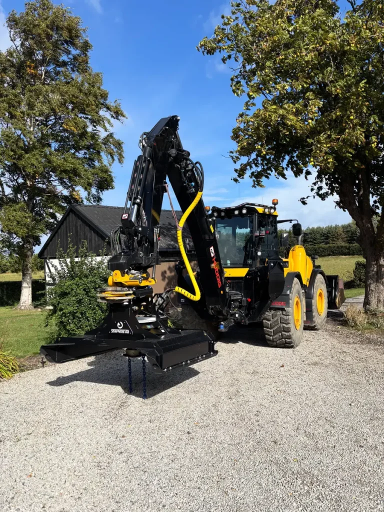 Niklas_Huddig_Mulcher_08 - econtech GmbH Sichtbare Ergebnisse: klare, bearbeitete Flächen